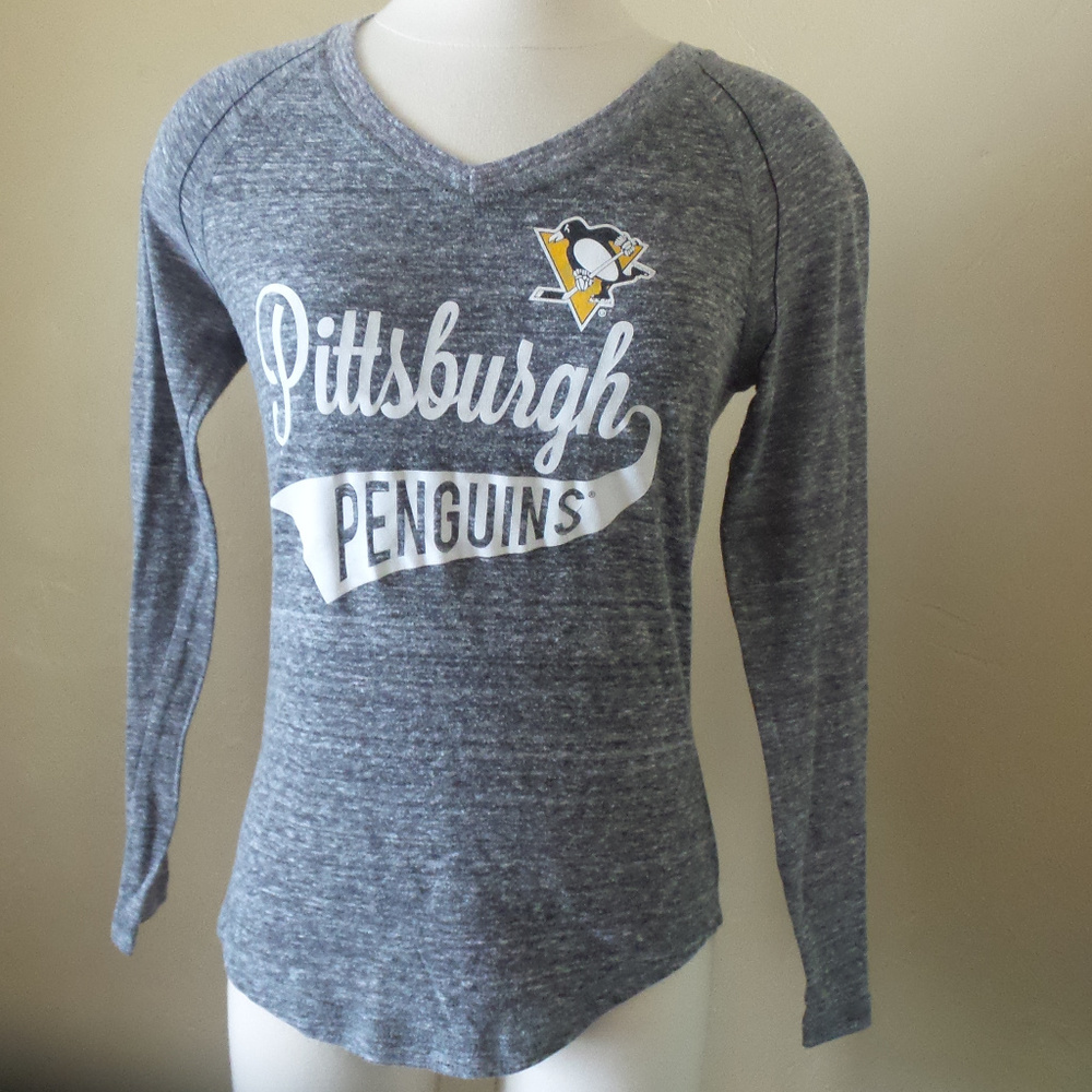 Pittsburgh Penguins VNeck Long Sleeve Top S